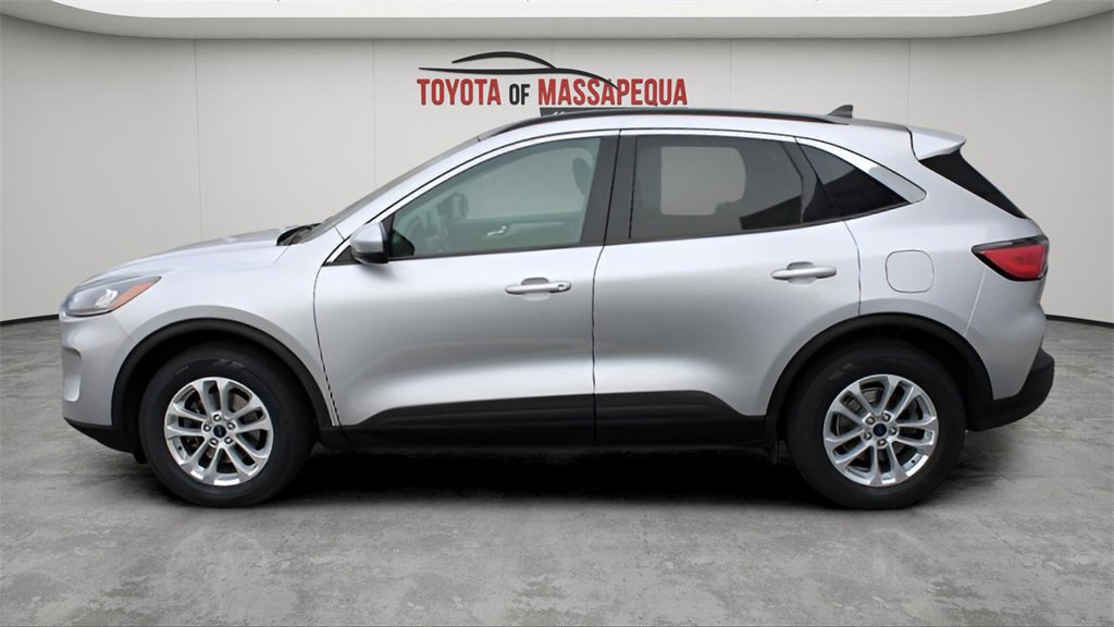 Used 2020 Ford Escape SE image 2