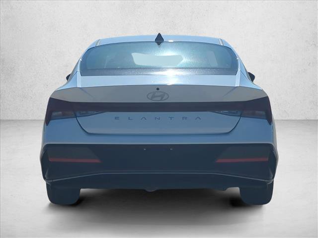 Used 2025 Hyundai Elantra SEL image 6