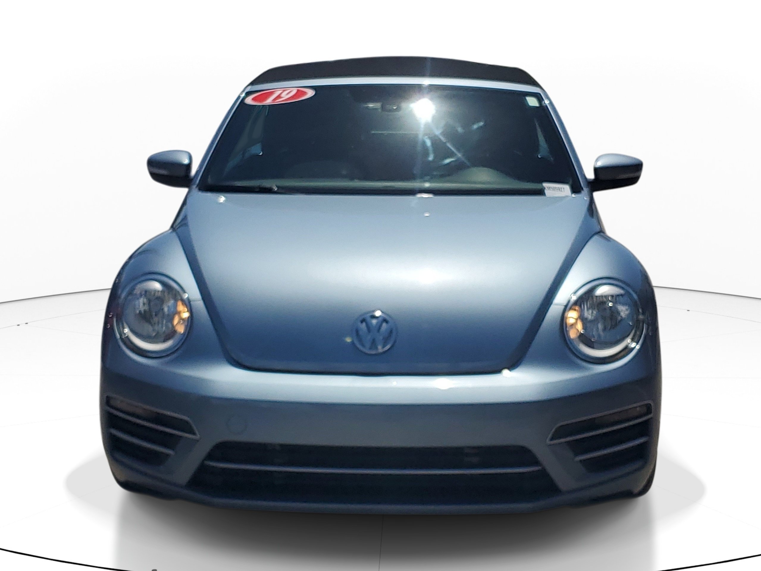 Used 2019 Volkswagen Beetle 2.0T SE FWD image 2