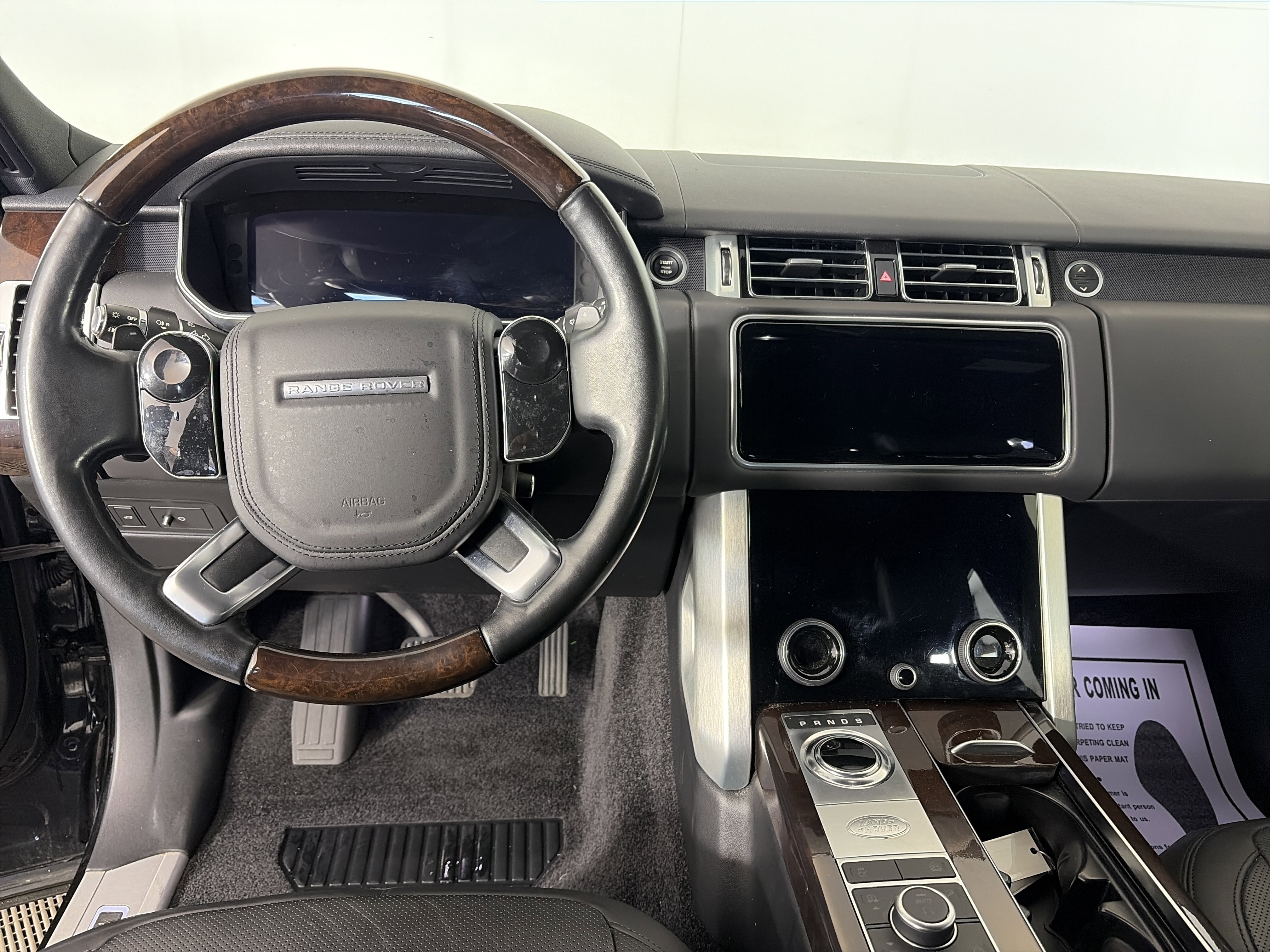 Used 2019 Land Rover Range Rover Long Wheelbase Supercharged image 3