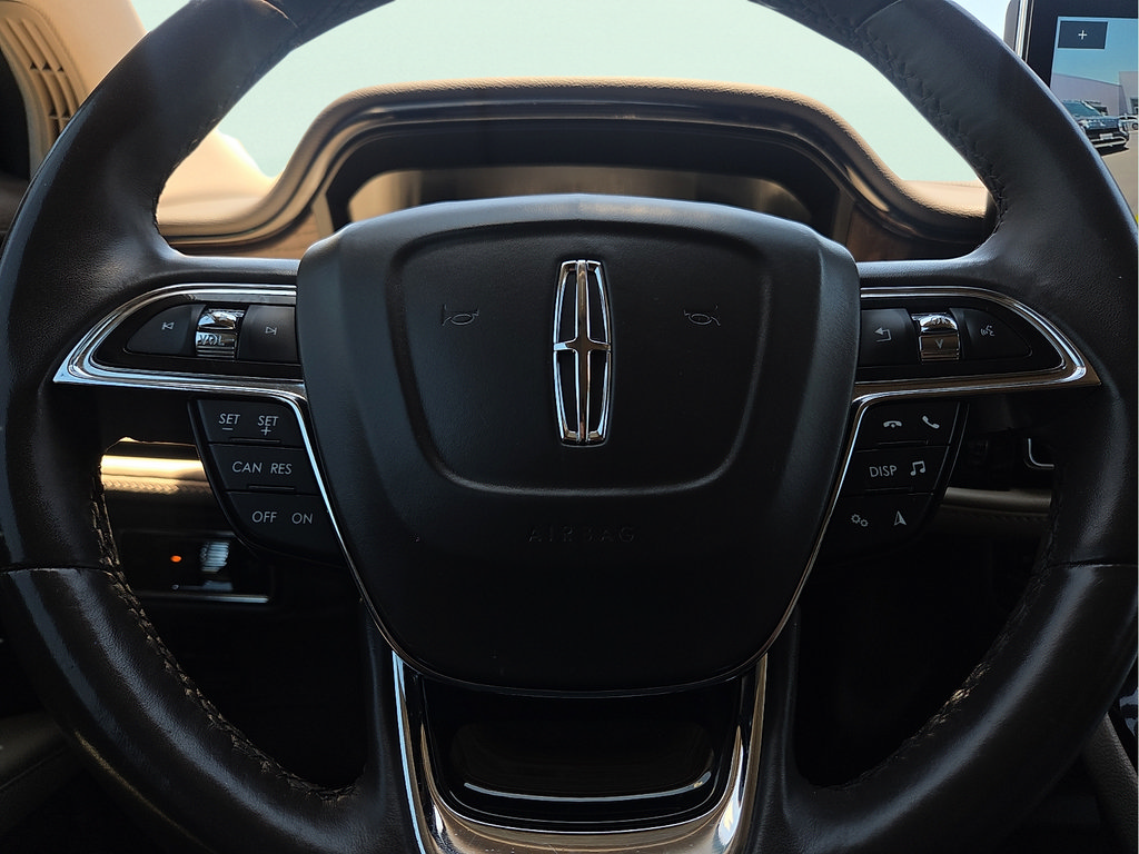 Used 2022 Lincoln Nautilus Reserve w/ Luxury Package FWD image 19