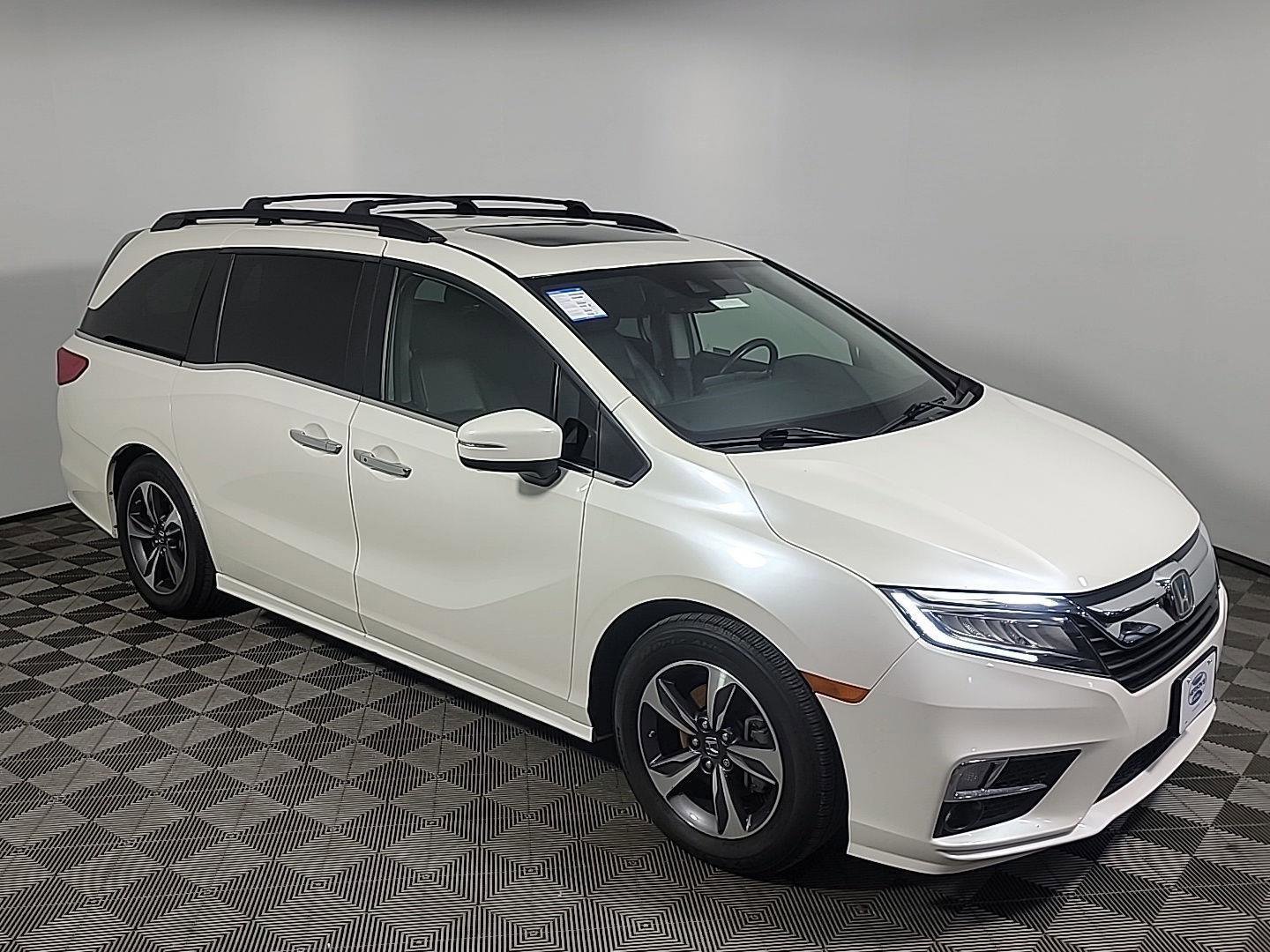 Certified 2019 Honda Odyssey Touring image 2