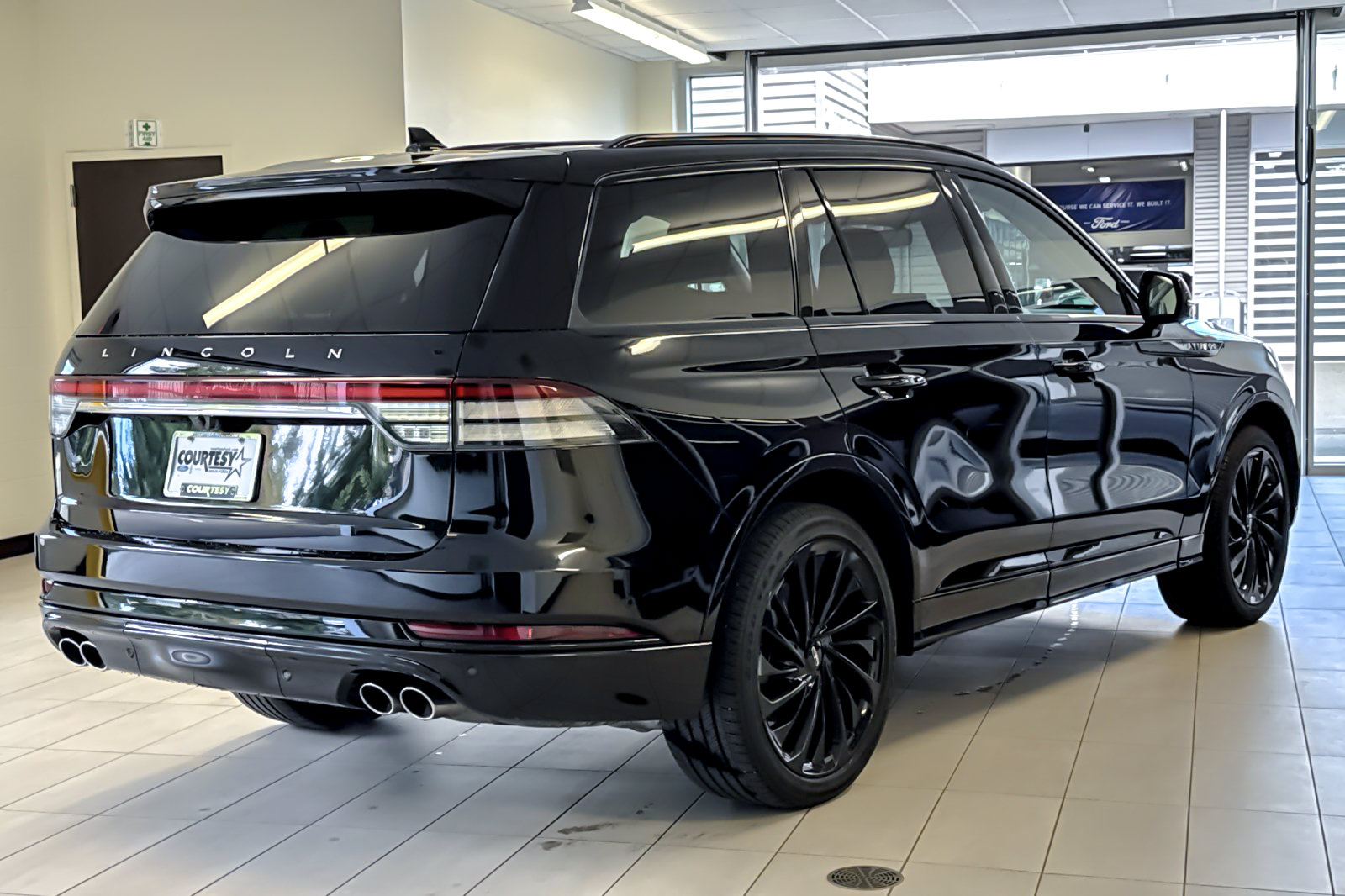 Certified 2023 Lincoln Aviator Reserve w/ Equipment Group 201A AWD/4WD image 4