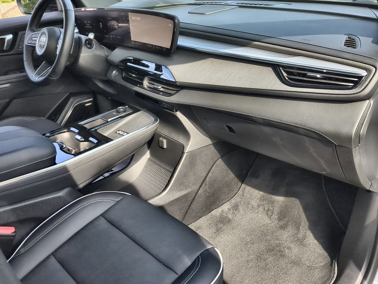 Used 2025 Buick Enclave Preferred w/ Power Package image 29