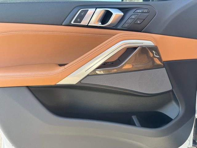 Used 2023 BMW X6 xDrive40i w/ Premium Package image 11