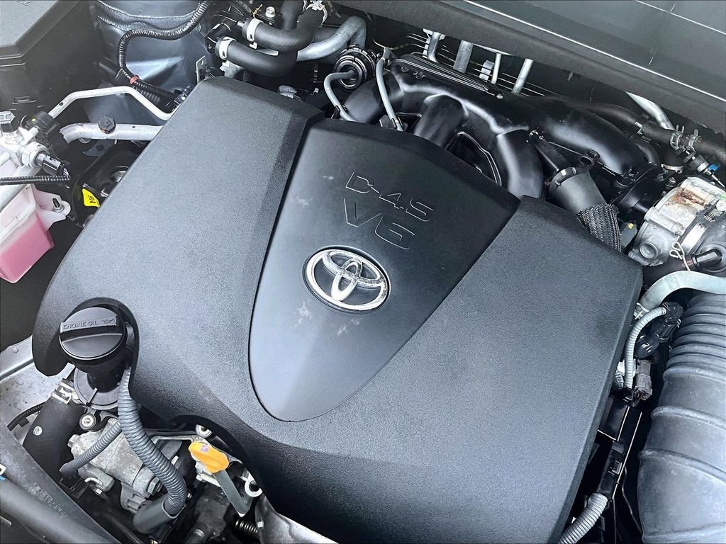 Certified 2021 Toyota Highlander XLE AWD/4WD image 36