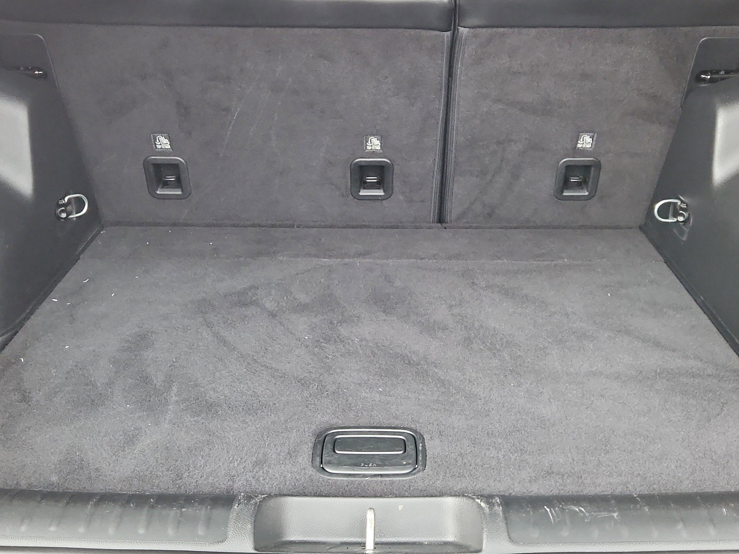 Used 2019 Jeep Cherokee Trailhawk w/ Cold Weather Group image 27