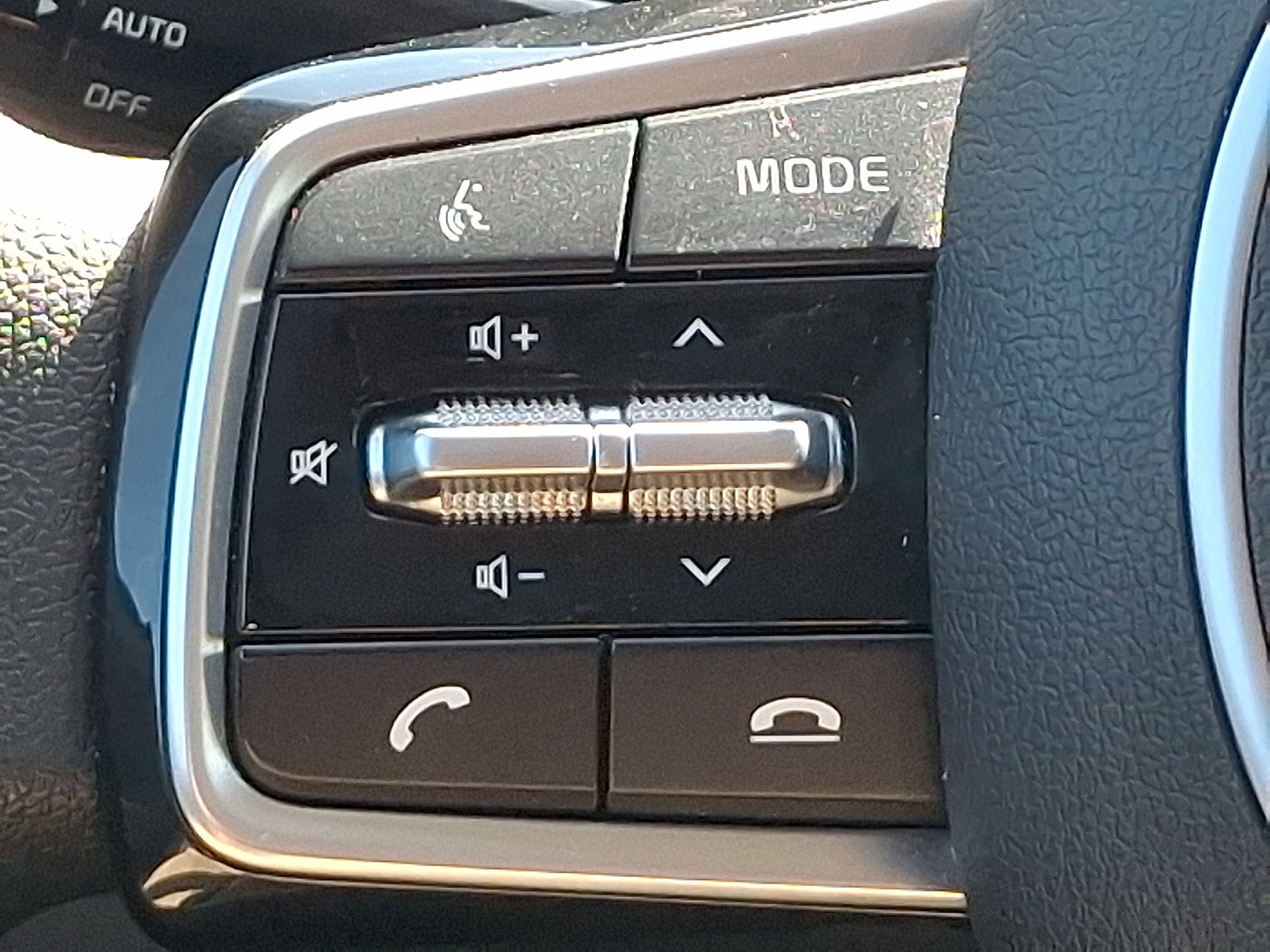 Used 2022 Kia Sorento LX image 21