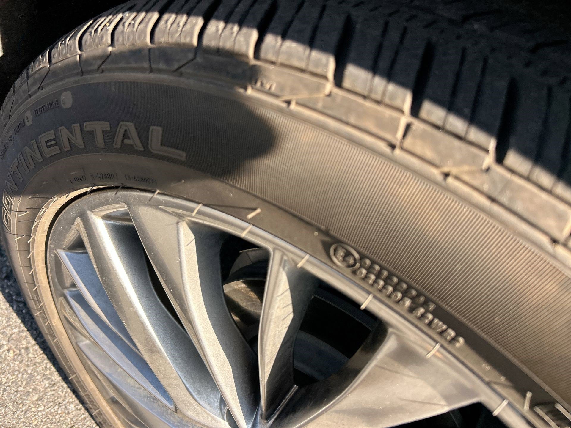 Used 2025 Buick Enclave Avenir image 12