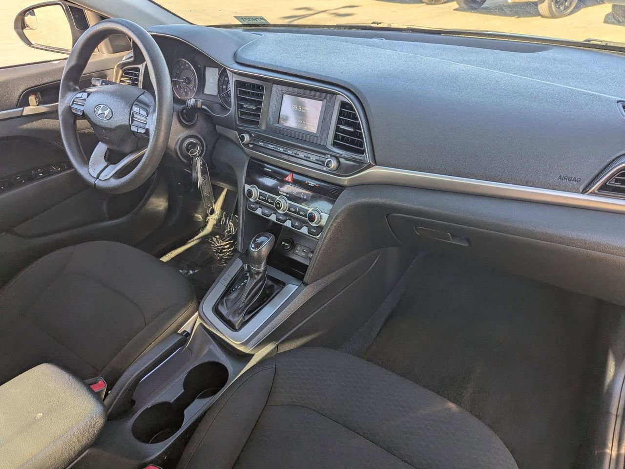 Used 2020 Hyundai Elantra SE w/ Cargo Package (C1) image 10