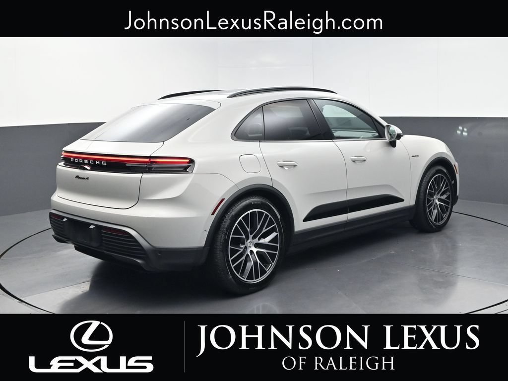Used 2026 Porsche Macan 4 Electric AWD/4WD image 9