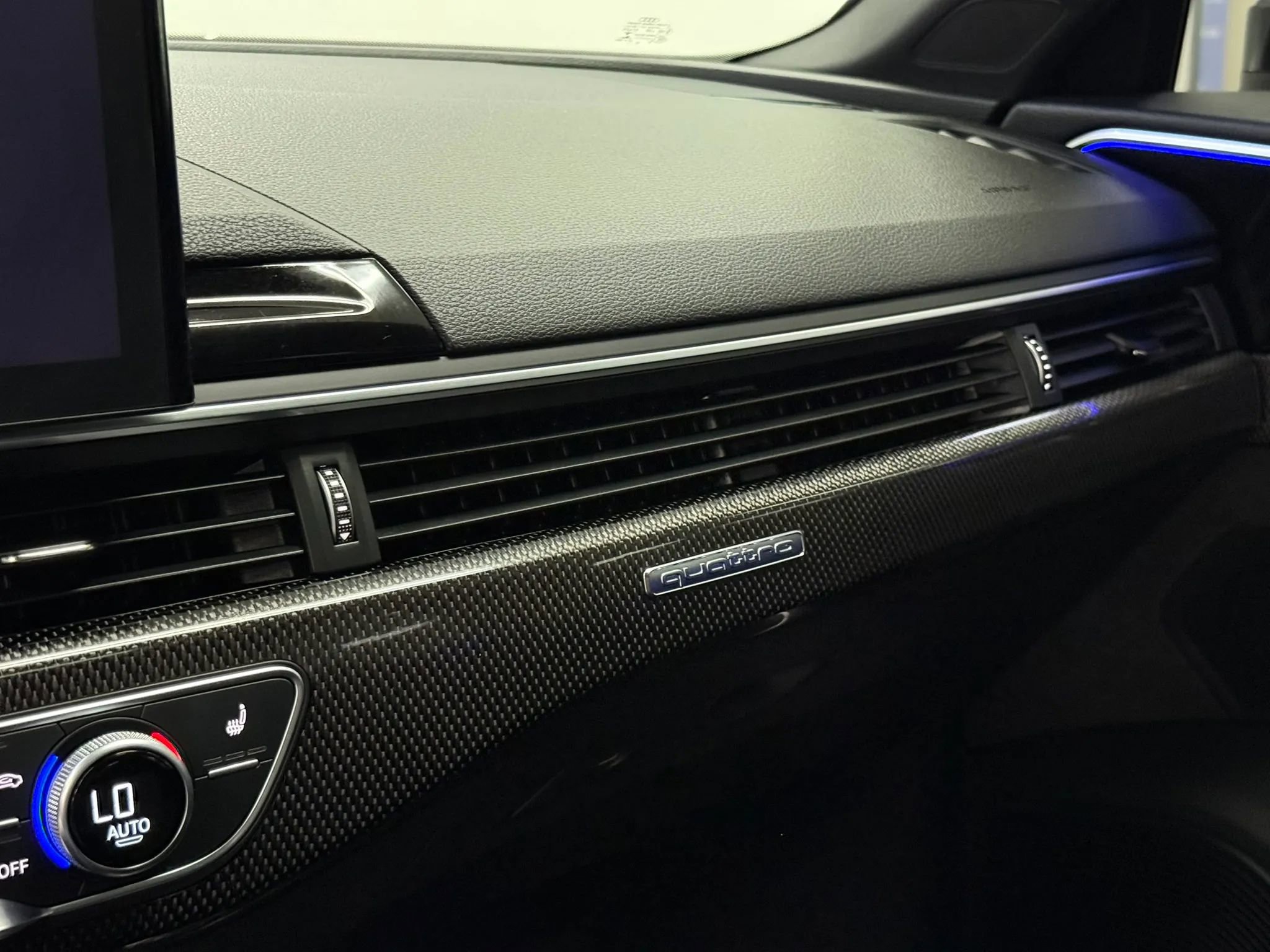 Used 2020 Audi S4 Prestige w/ Prestige Package image 27