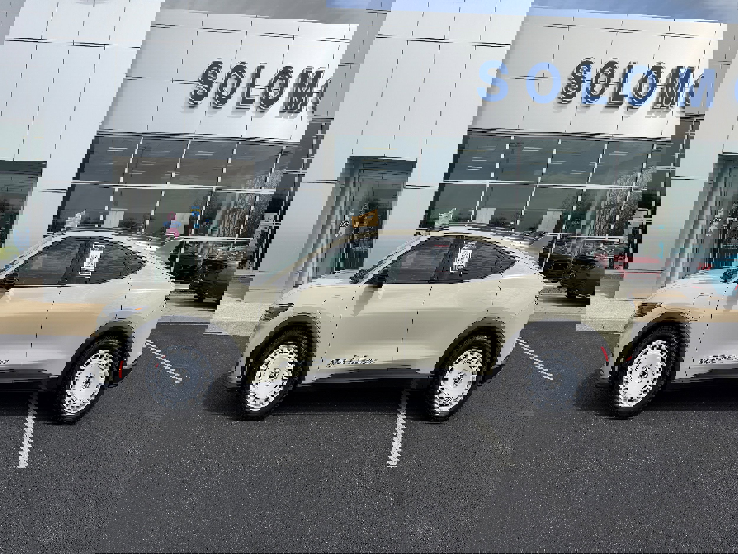 Certified 2025 Ford Mustang Mach-E GT AWD/4WD image 9