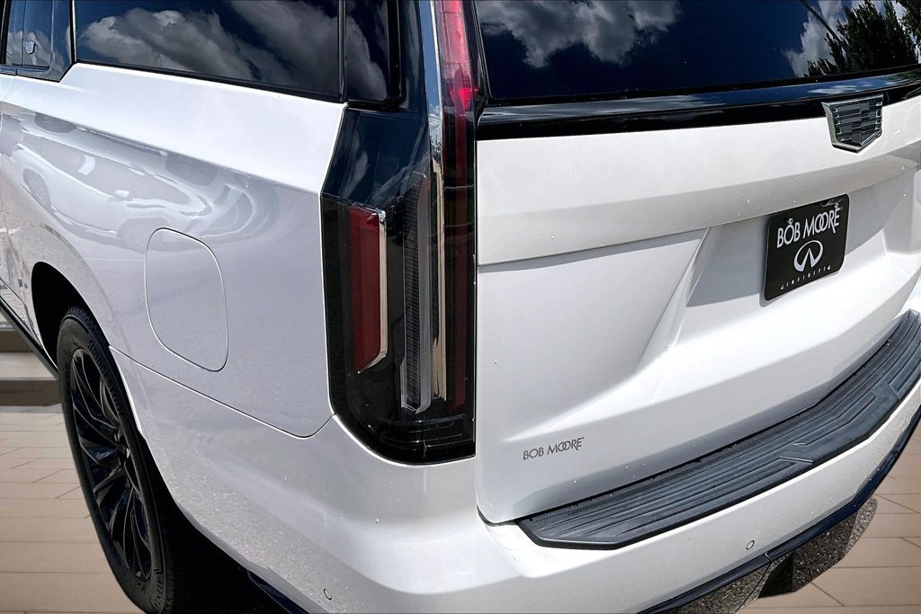 Used 2023 Cadillac Escalade ESV Sport Platinum w/ LPO, ONYX Package AWD/4WD image 30