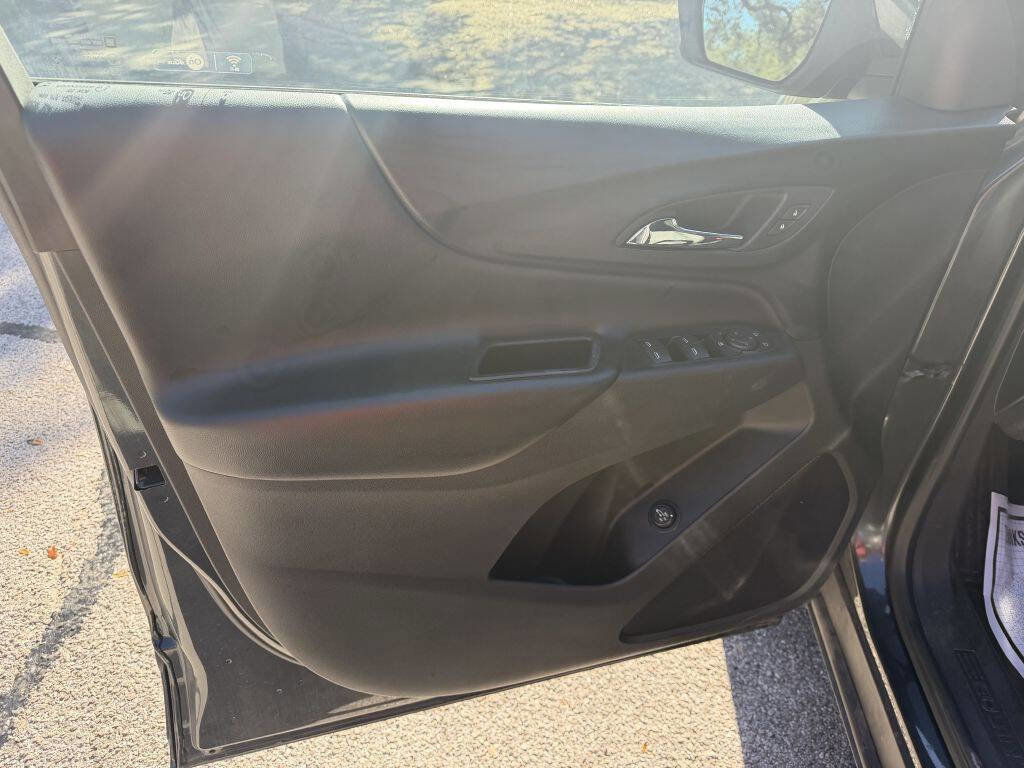 Used 2018 Chevrolet Equinox LT image 11