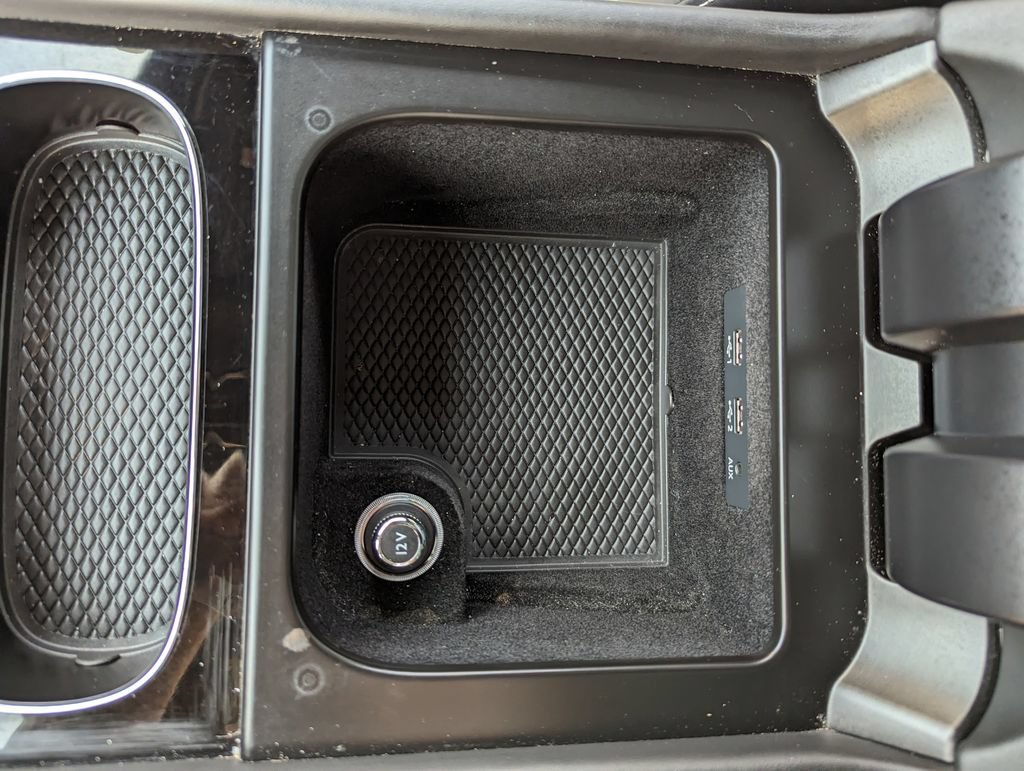 Used 2018 Bentley Bentayga AWD/4WD image 29