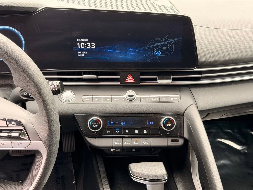 Used 2024 Hyundai Elantra SEL FWD image 17