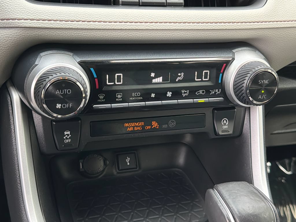 Used 2021 Toyota RAV4 XLE Premium AWD/4WD image 24