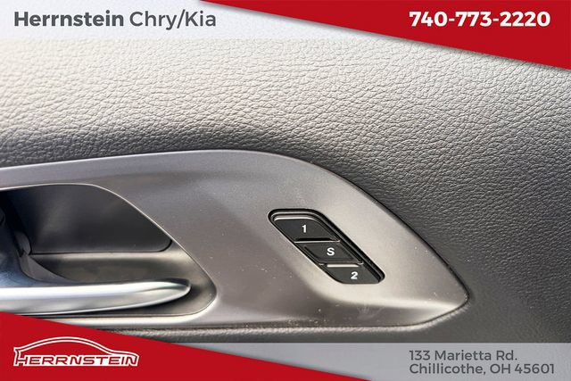 New 2027 Chrysler Pacifica Select FWD image 13