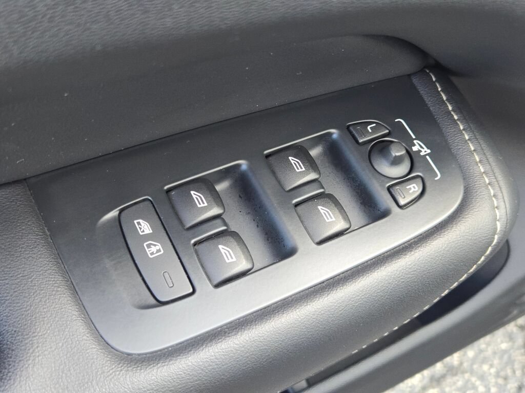 Used 2019 Volvo XC60 T8 Inscription AWD/4WD image 29