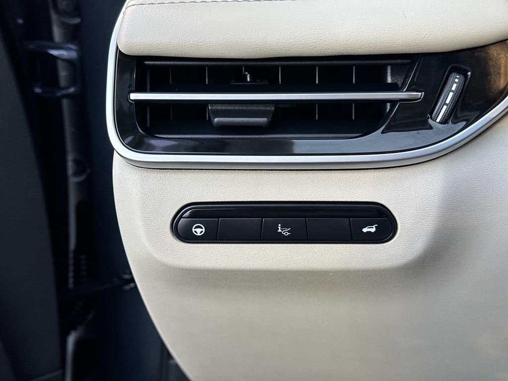 Used 2022 INFINITI QX60 Sensory w/ Vision Package image 17