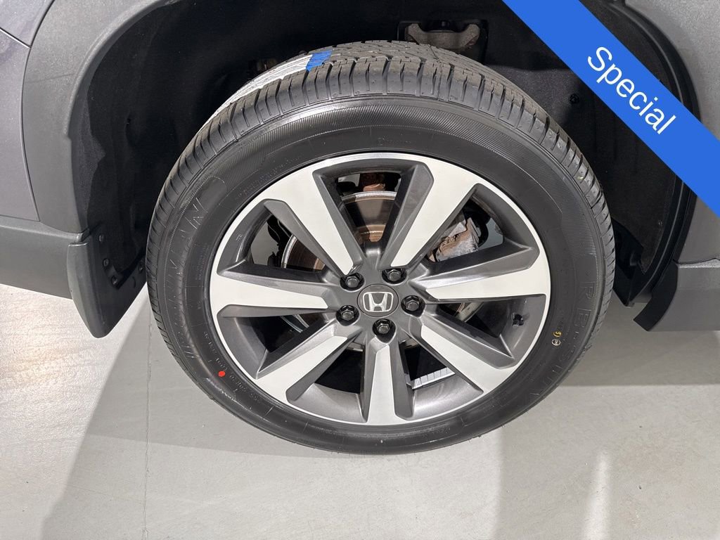 Used 2023 Honda Pilot Touring image 11