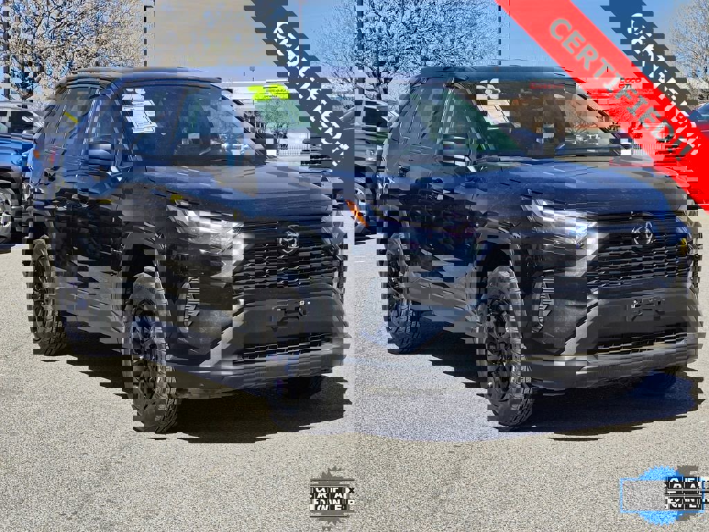 Used 2024 Toyota RAV4 LE image 2