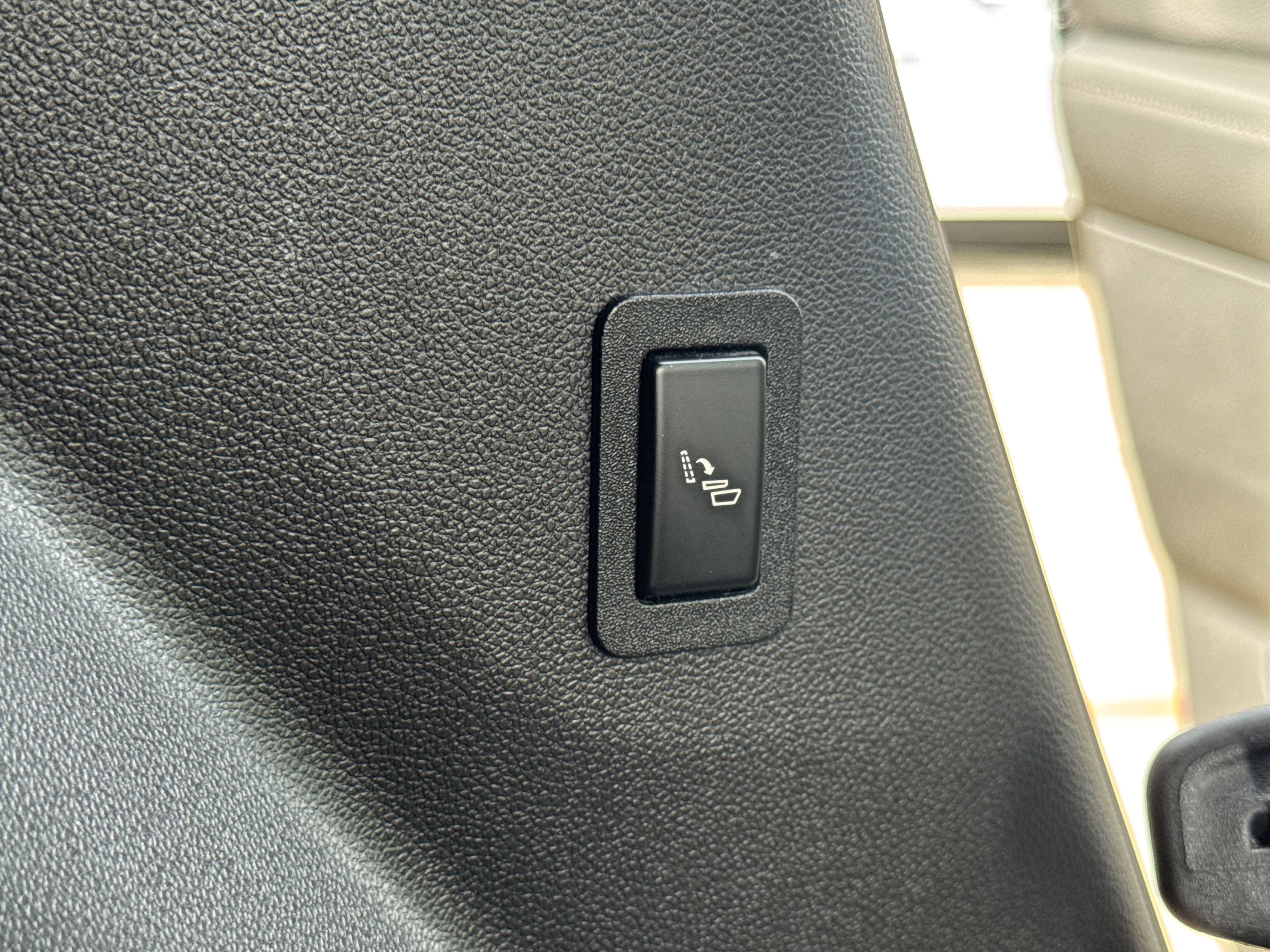 Used 2022 GMC Yukon Denali image 46