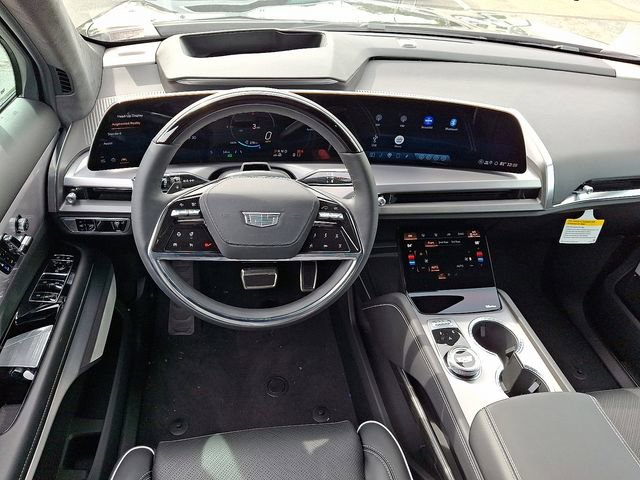 New 2026 Cadillac Vistiq Platinum w/ LPO, Floor Liner Package image 7