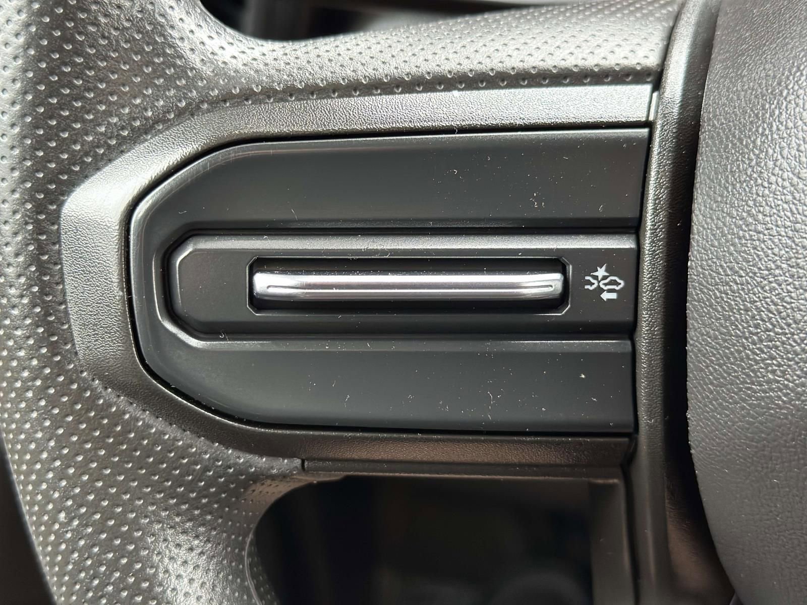 Certified 2024 Chevrolet Colorado W/T image 14