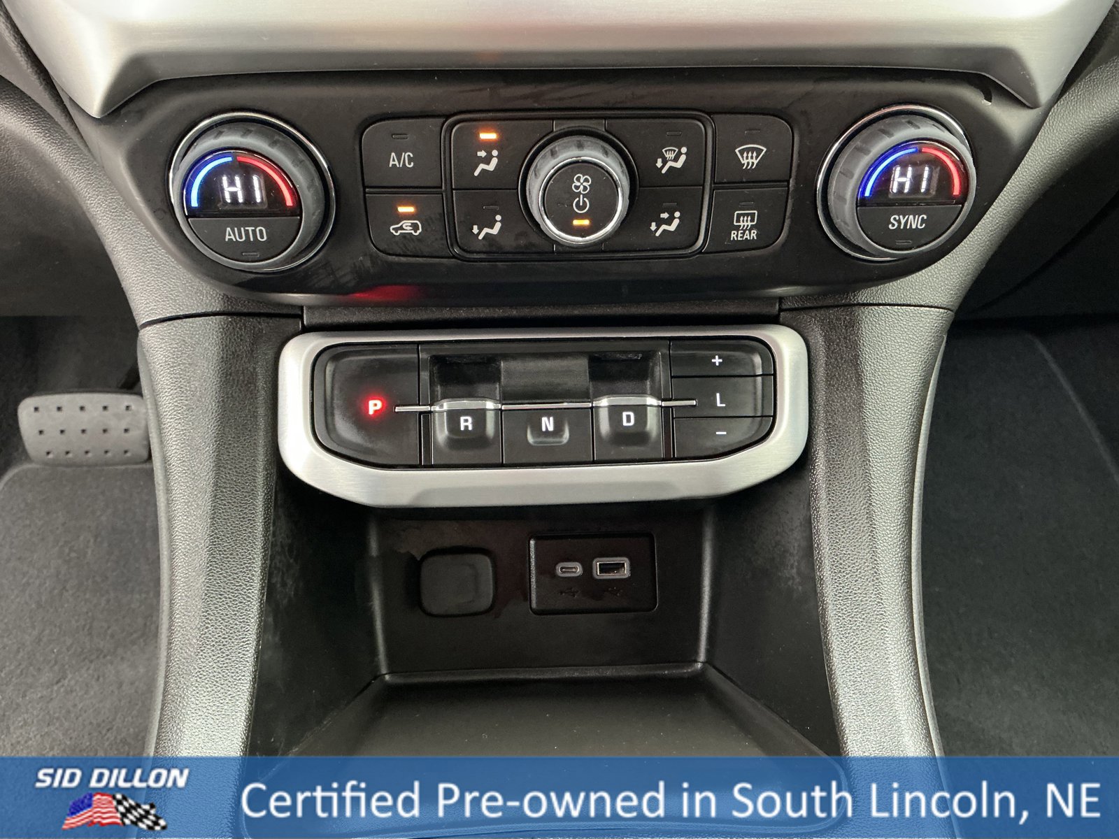 Used 2022 GMC Acadia SLE w/ Driver Convenience Package image 13