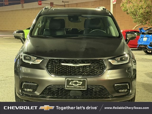 Used 2022 Chrysler Pacifica Limited FWD image 8