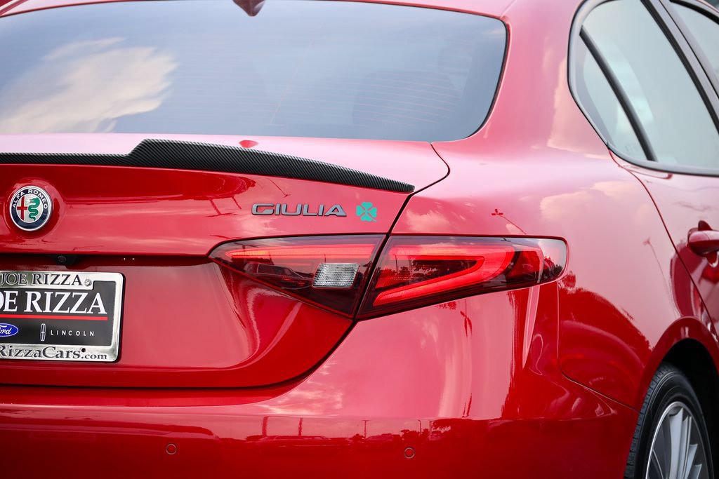 Used 2020 Alfa Romeo Giulia w/ Quick Order Package 22K Sport RWD image 32