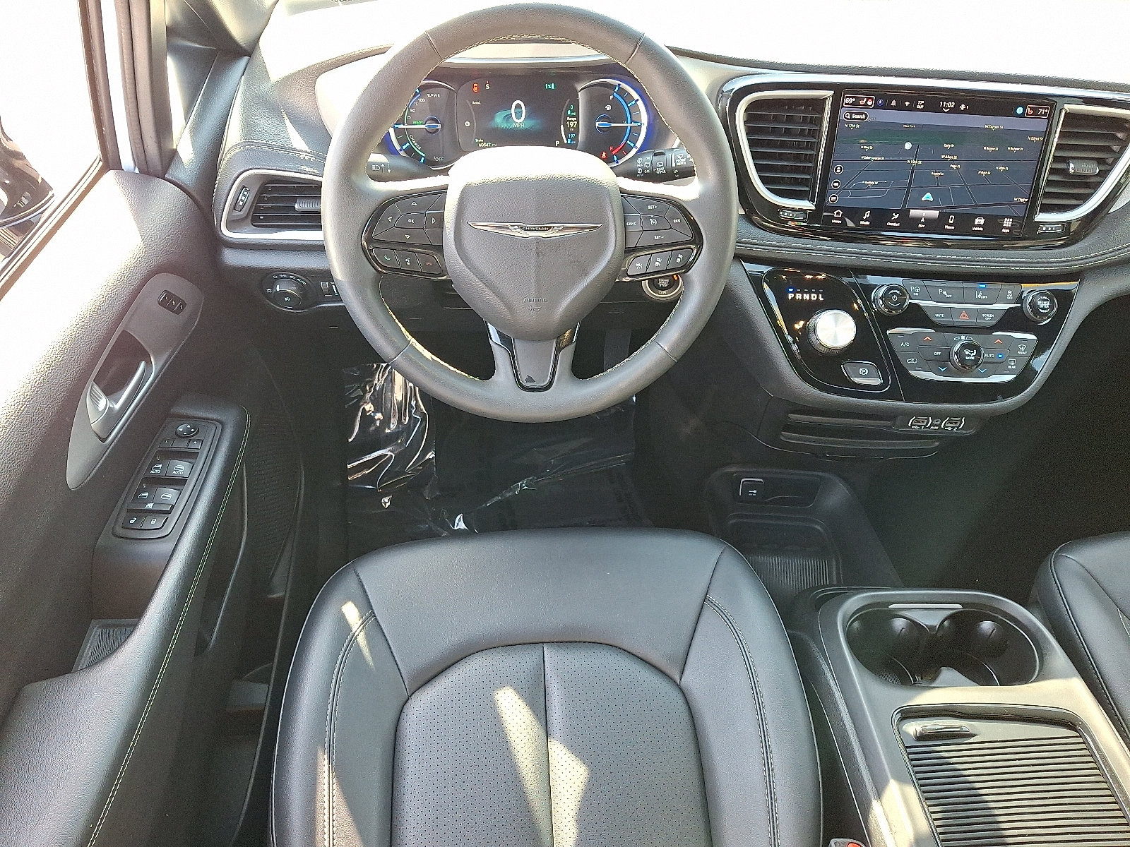 Used 2024 Chrysler Pacifica Limited FWD image 12