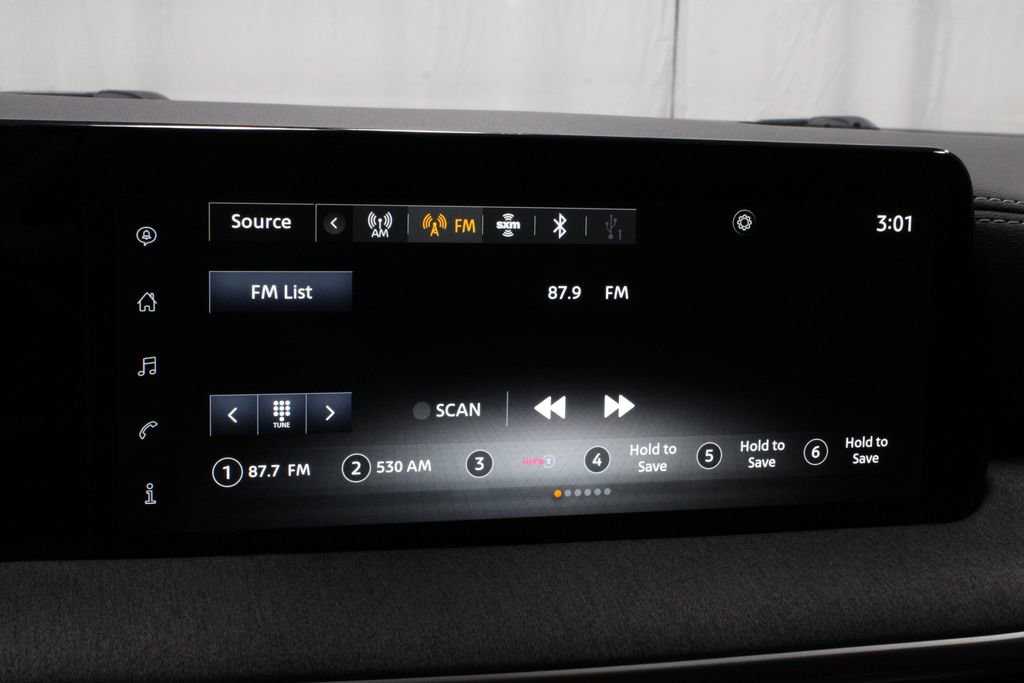 Used 2025 Nissan Kicks SV FWD image 2