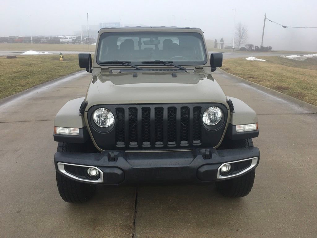 Used 2020 Jeep Gladiator Overland image 2
