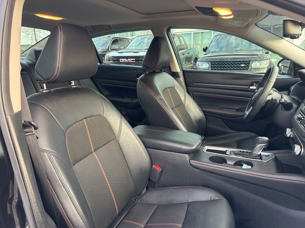 Used 2020 Nissan Altima 2.5 SR w/ Premium Package image 26