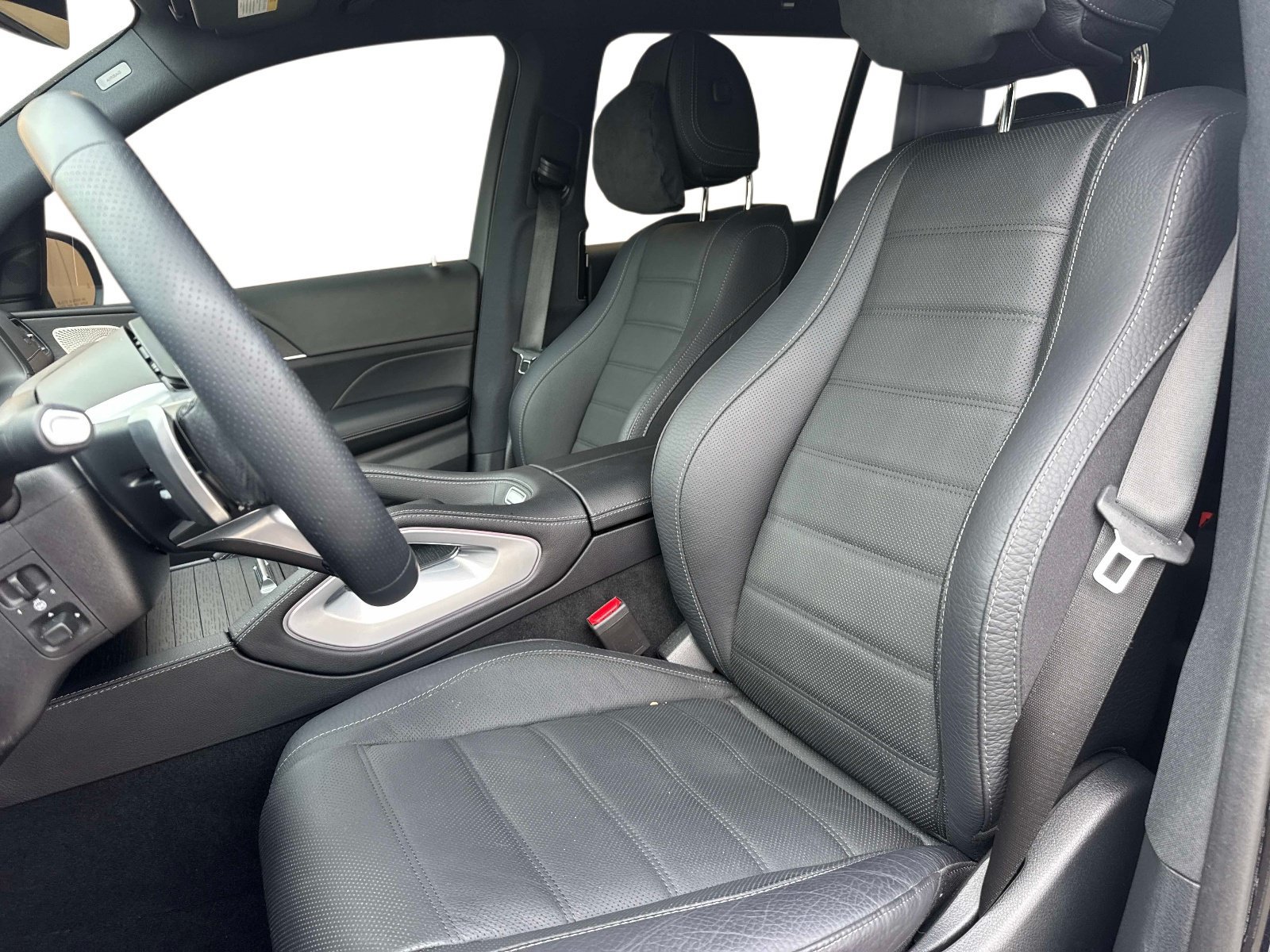 Used 2025 Mercedes-Benz GLS 580 4MATIC image 17