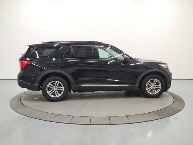 Used 2023 Ford Explorer XLT w/ Equipment Group 202A AWD/4WD image 9