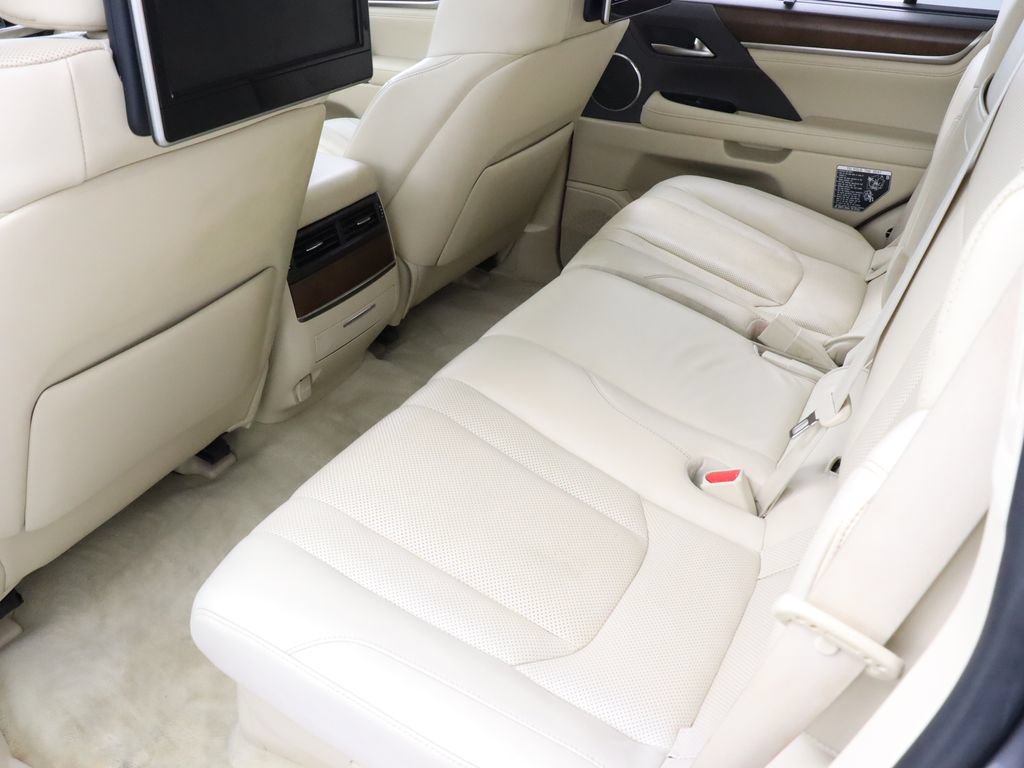 Used 2017 Lexus LX 570 4WD w/ Luxury Package image 33