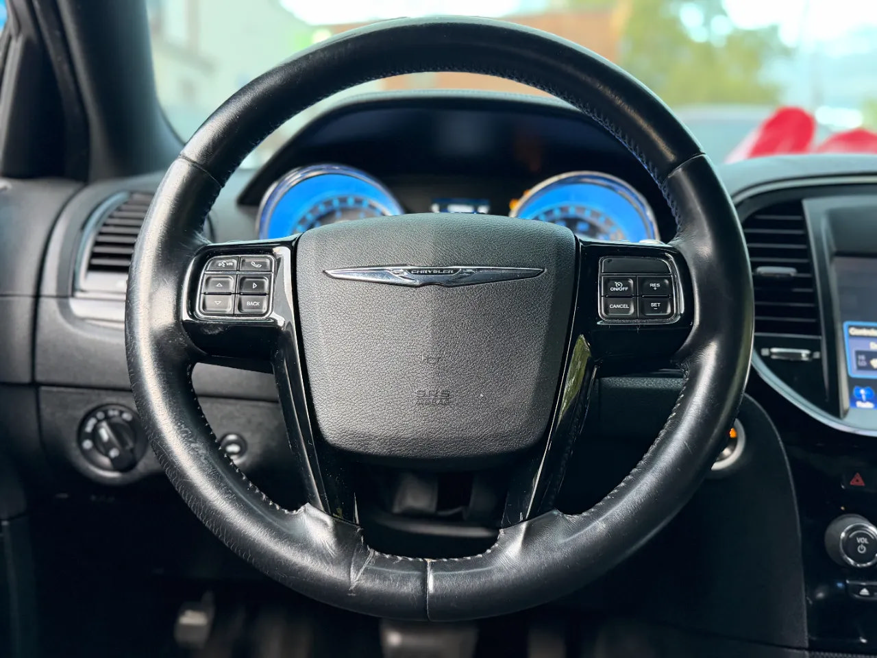 Used 2012 Chrysler 300 S RWD image 40