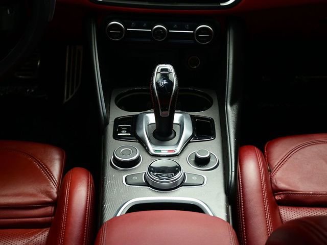 Used 2021 Alfa Romeo Giulia Ti Sport image 5