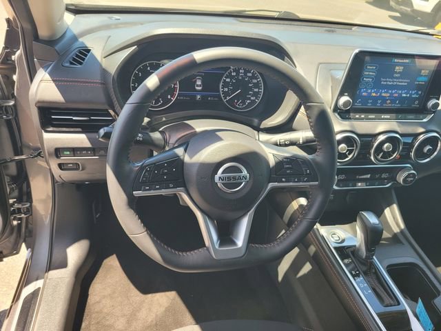 Certified 2022 Nissan Sentra SR FWD image 30