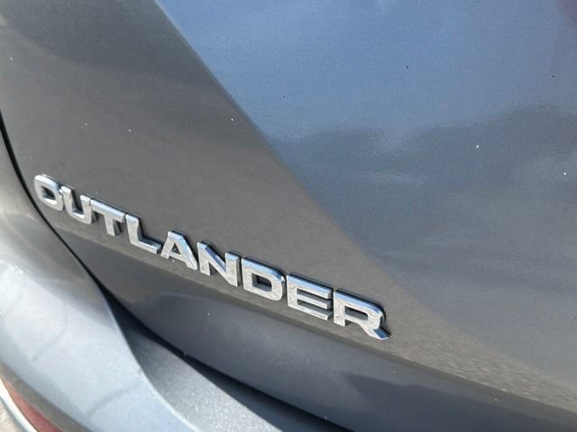 Used 2022 Mitsubishi Outlander SE FWD image 14