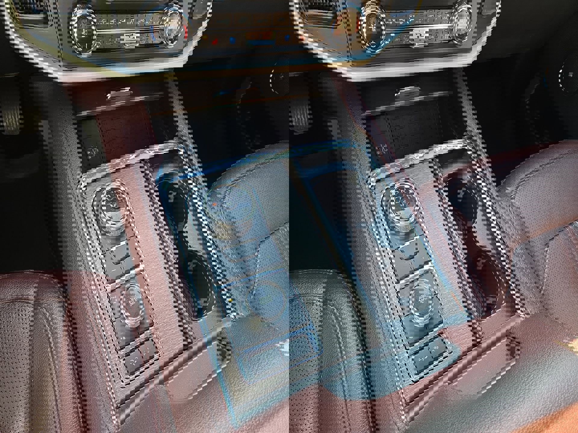 Used 2022 Ford Expedition Limited image 22