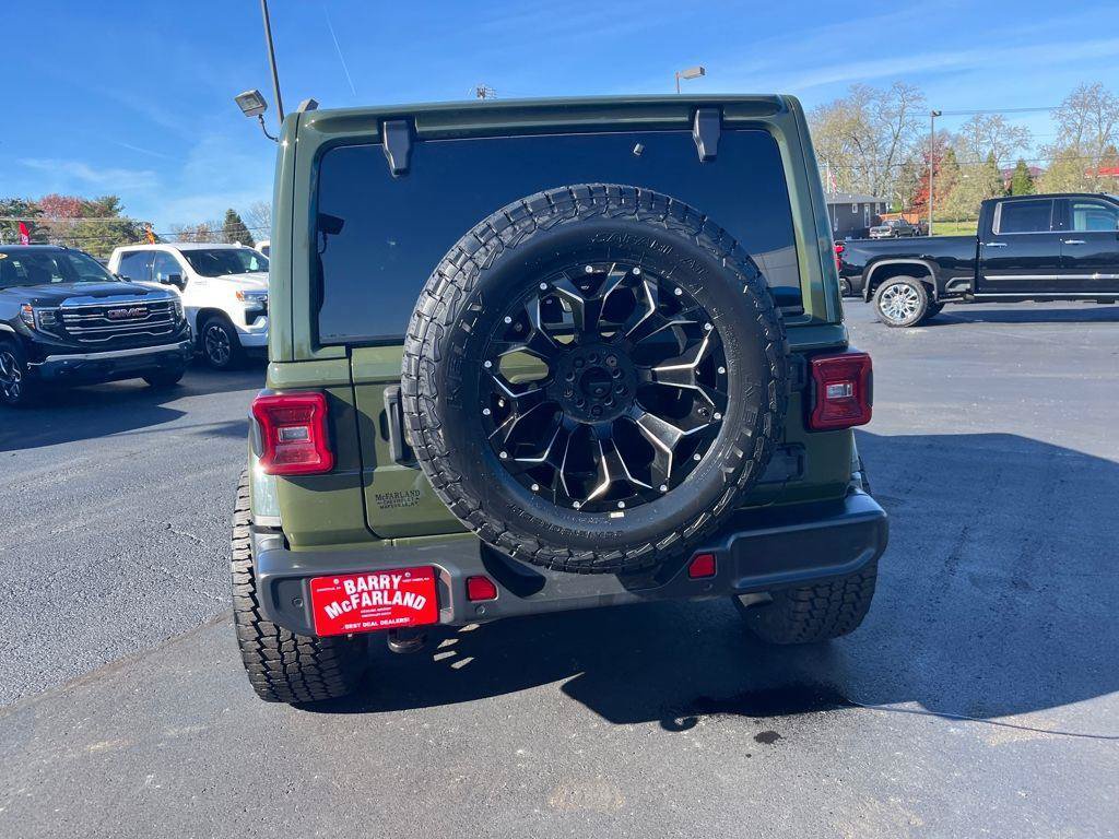 Used 2021 Jeep Wrangler Unlimited Sahara AWD/4WD video 4