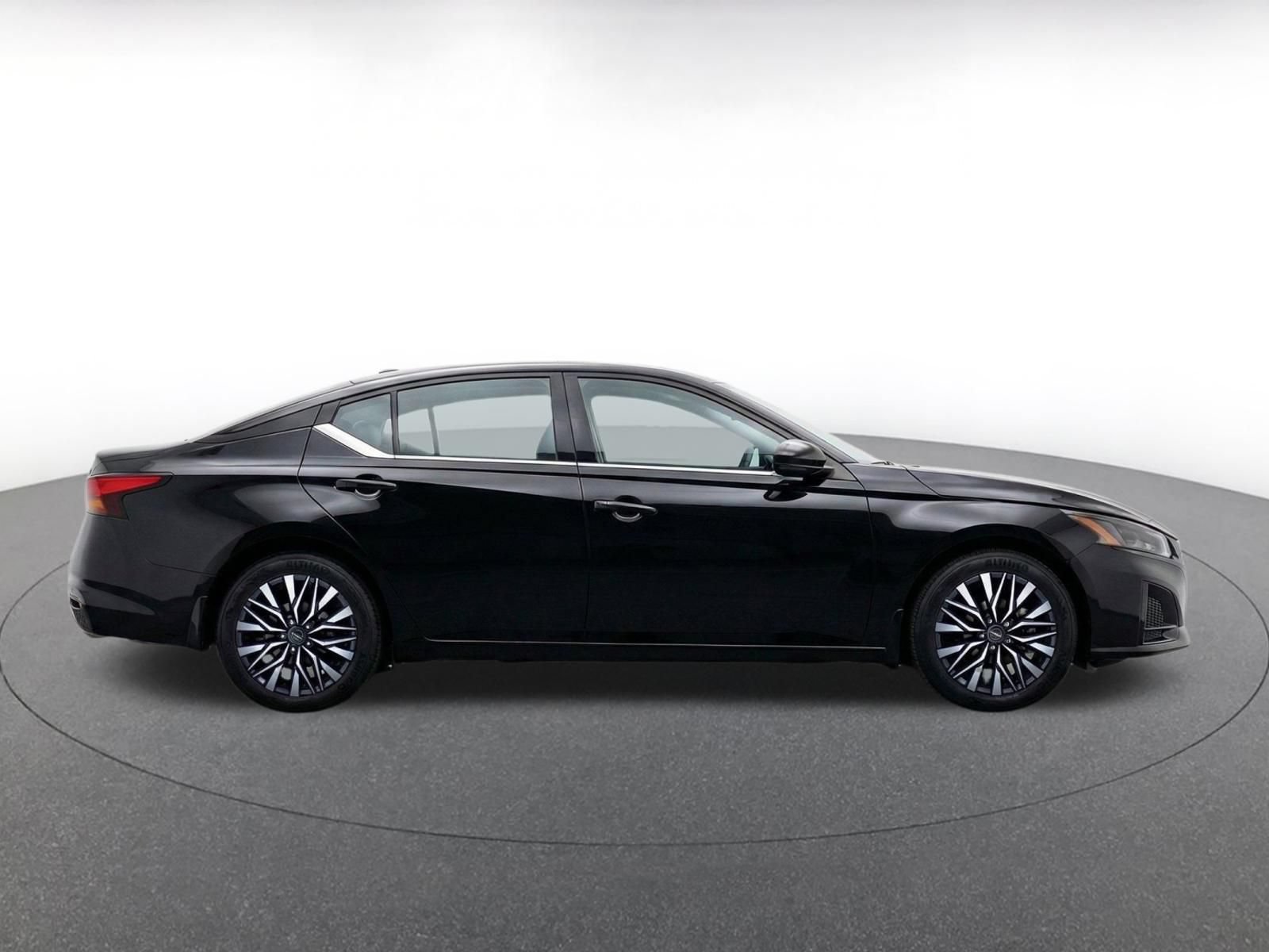 Used 2026 Nissan Altima 2.5 SV FWD image 9