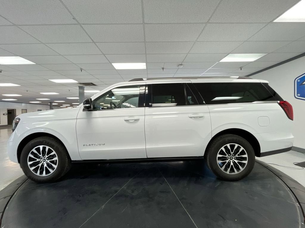 Used 2025 Ford Expedition Max Platinum AWD/4WD image 5