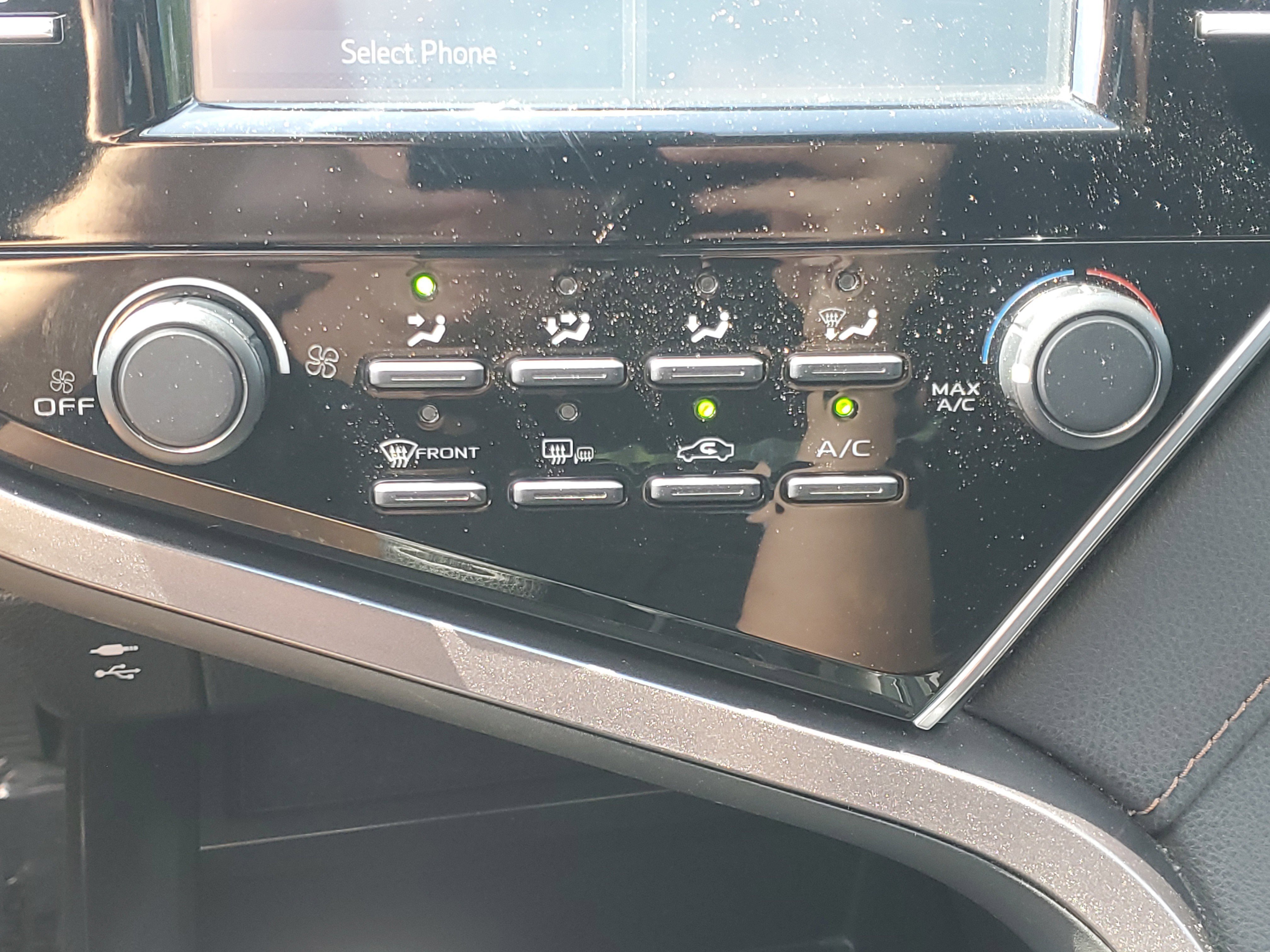 Certified 2018 Toyota Camry LE w/ Convenience Package image 25