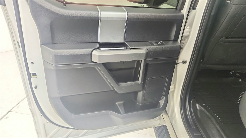 Used 2016 Ford F150 XLT w/ Equipment Group 302A Luxury image 25